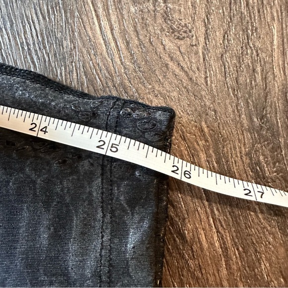 Pink Soda Sport leggings size large black snake skin - Picture 7 of 7